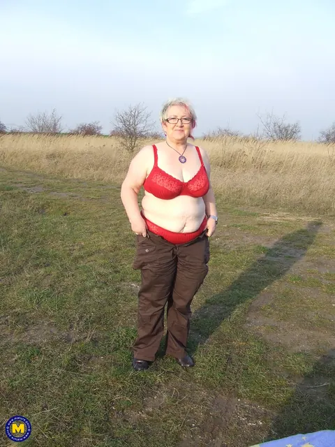 BBW in Lingerie and Glasses Masturbates Outdoors – photo 1 of 20