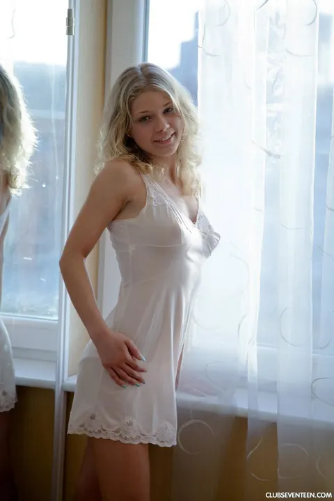 European Woman with Natural Tits Spreads Her Pussy – photo 1 of 20