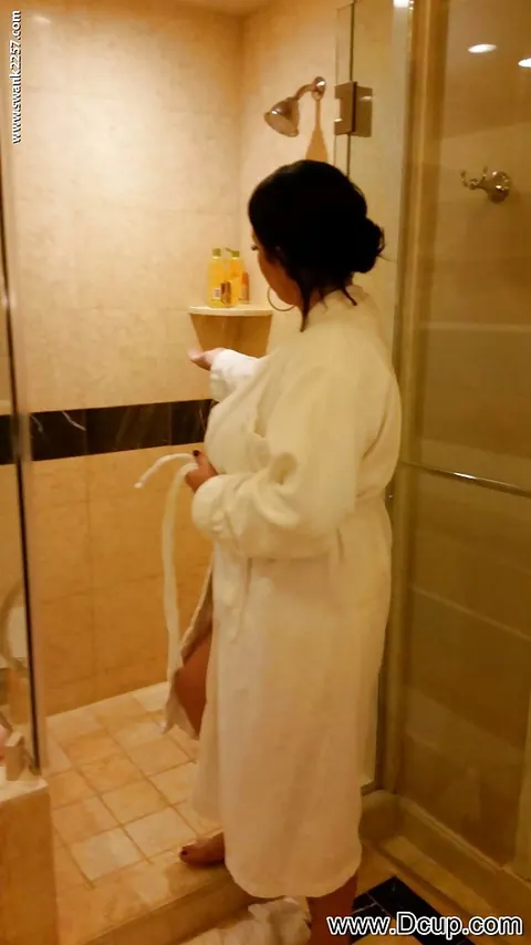 Brianna Rose: Latina BBW Strips Nude in the Bathroom – photo 2 of 15