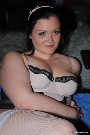 Curvy European in Stockings Shares a Blowjob and Takes Cum in Mouth