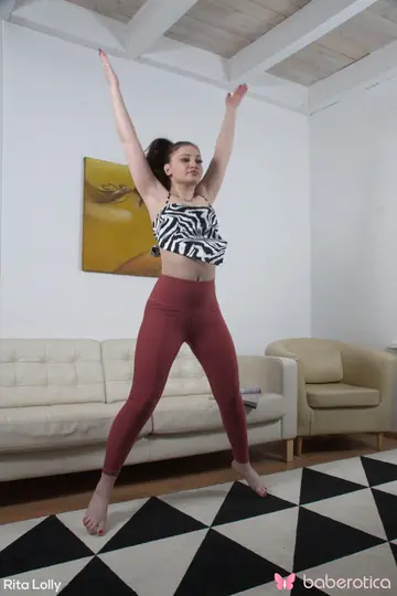 Rita Lolly – PAWG Brunette Undresses and Finger Fucks Her Shaved Pussy