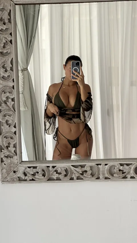 Busty Russian Woman Poses in a Bikini and Skirt for Mirror Selfies – photo 16 of 20