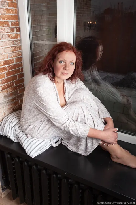 Chubby Redhead MILF Shows Off Her Big Tits and Ass in the Bedroom – photo 6 of 20