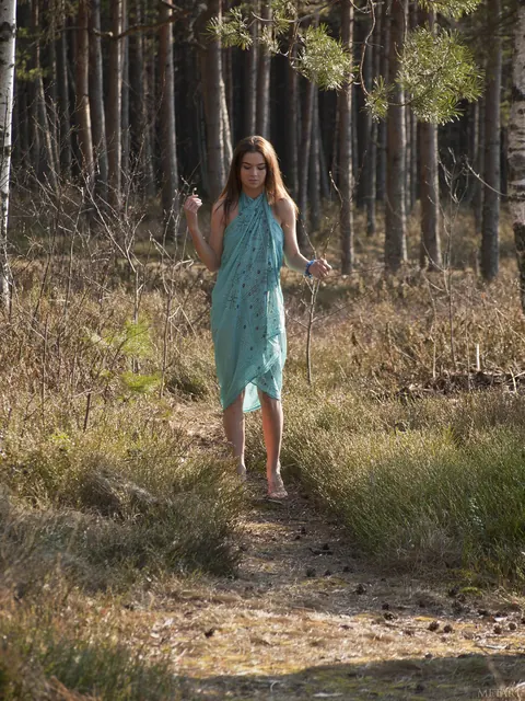 Brunette Undresses Outdoors and Spreads Her Hairy Pussy – photo 1 of 21