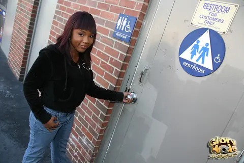 Carla Chillz: Thick Ebony MILF Sucks Cock Through Gloryhole in the Bathroom – photo 2 of 15