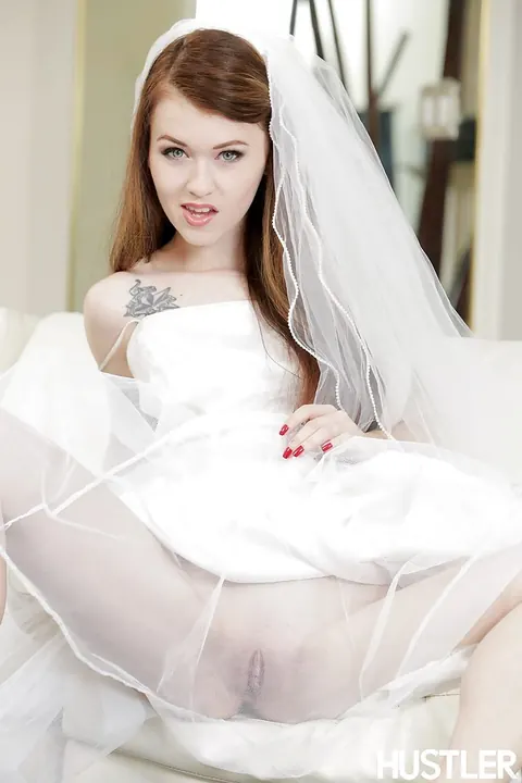 Misha Cross: Thick Brunette MILF in High Heels Fingers Her Shaved Pussy – photo 10 of 16