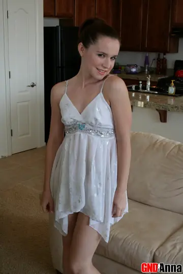 Annabelle Lee – Skinny Redhead MILF Sheds Her Dress to Stand Nude