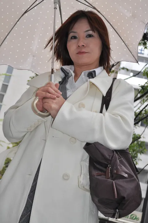 Chiho Fujii: Japanese Granny Spreads Her Hairy Pussy Outdoors for a Creampie – photo 1 of 21