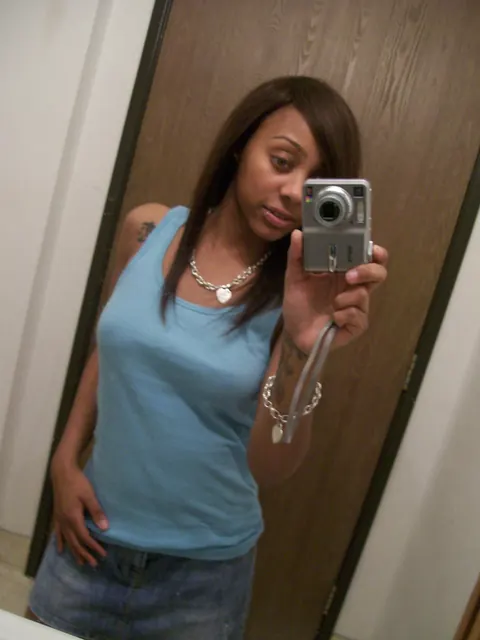 Ebony Babe Takes Mirror Selfies in Jeans Showing Her Big Tits – photo 2 of 19