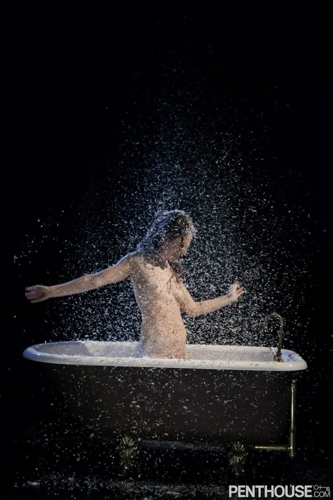 Rae Riley: Brunette Undresses and Poses Nude in the Bath – photo 20 of 21