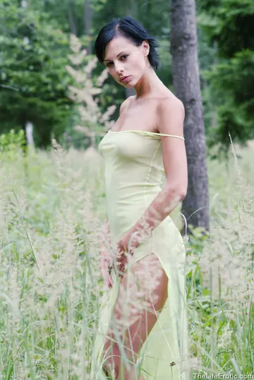 Olivia De Treville – Short-Haired Brunette Spreads Her Trimmed Pussy Outdoors