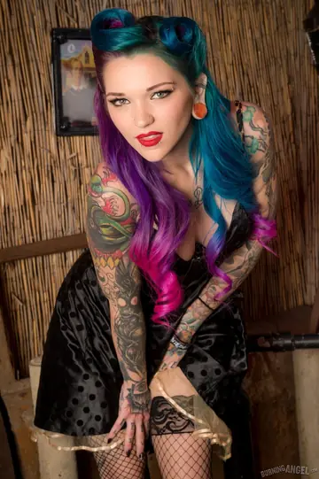 Kandy Kummings – Tattooed Brunette Shows Her Big Tits in Lingerie and Fishnets