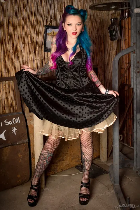 Kandy Kummings: Tattooed Brunette Shows Her Big Tits in Lingerie and Fishnets – photo 3 of 15