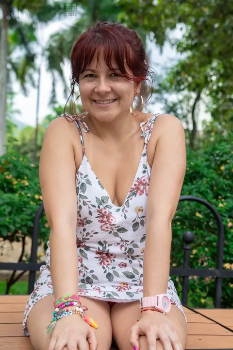 Curvy Australian Redhead Amateur Poses Nude – photo 4 of 21