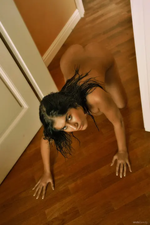 Tall Latina Strips Nude and Spreads Her Legs – photo 5 of 21