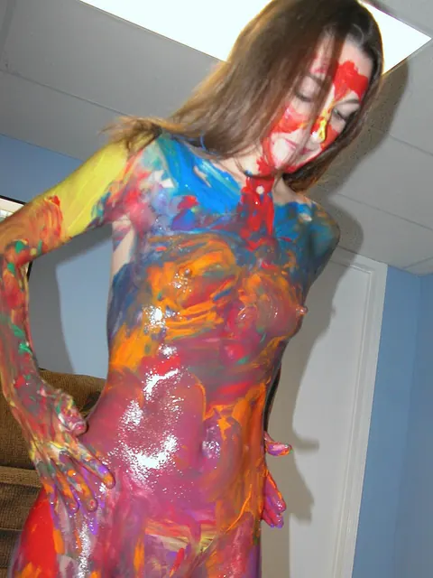 Skinny Amateur Strips Naked and Spreads Her Legs – photo 17 of 21
