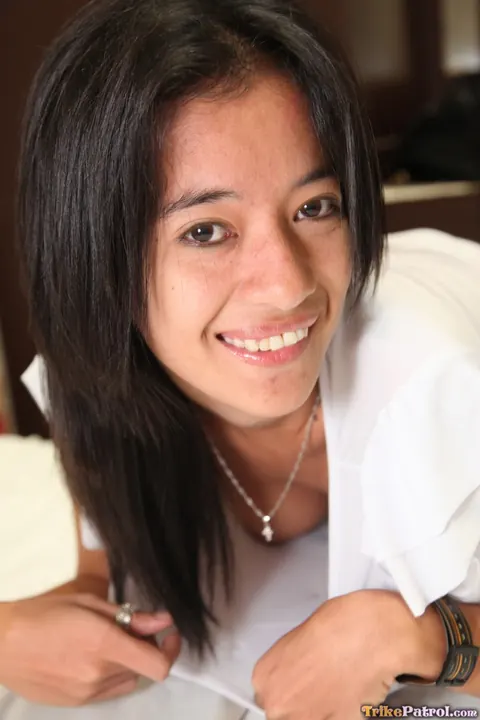 Busty Filipina MILF Strips and Spreads in a Hotel – photo 10 of 21