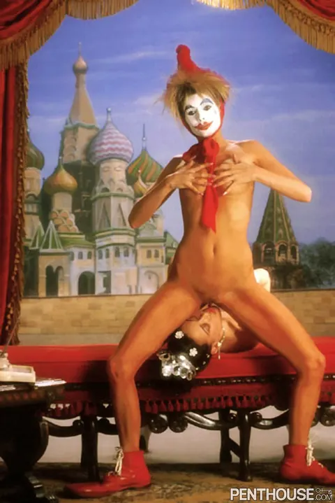 Busty Women Have Lesbian Sex on Stage – photo 5 of 20