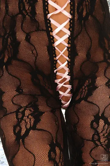 Slim MILF in Heels Toys Her Ass and Pussy with a Dildo