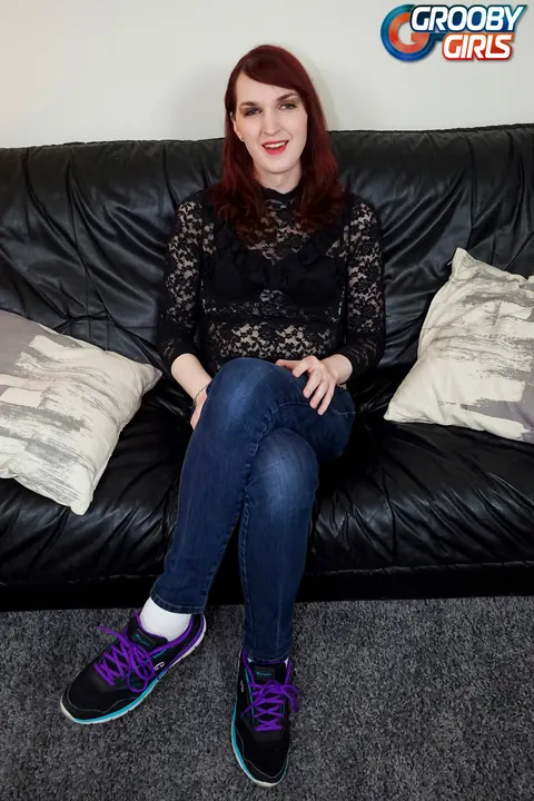 Trans Woman Unbuttons Her Jeans and Stands Fully Nude – photo 2 of 16