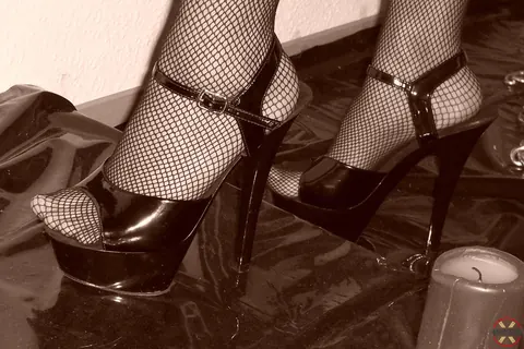 Thick Redhead in Stockings Spreads While Bound – photo 13 of 14