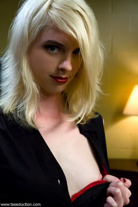 Trans Woman Undresses to Stand Nude and Turn Around – photo 5 of 21