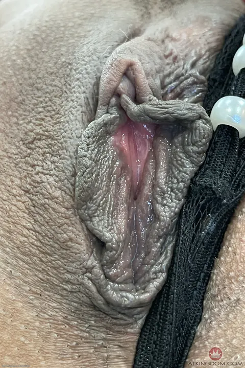 Kitt Lacey: Ebony Brunette Undresses and Shows Her Pussy – photo 12 of 21
