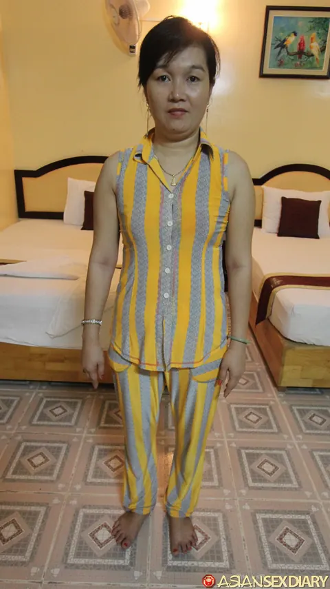 Filipina MILF Gets Fucked Doggy Style at the Casting – photo 1 of 20