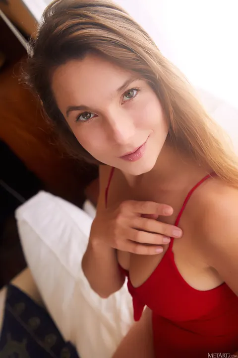 Ukrainian Brunette Strips Nude and Poses for Glamour Shoot – photo 2 of 21