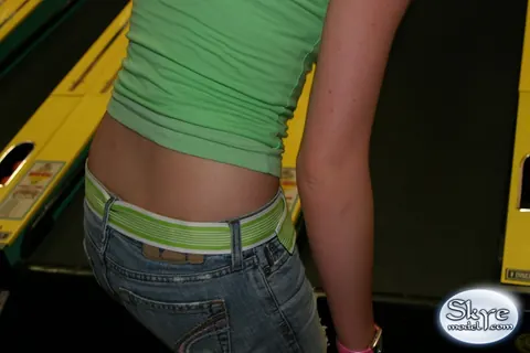 Skye Model: Blonde Amateur in Jeans Shows Her Slim Body Outdoors – photo 1 of 12