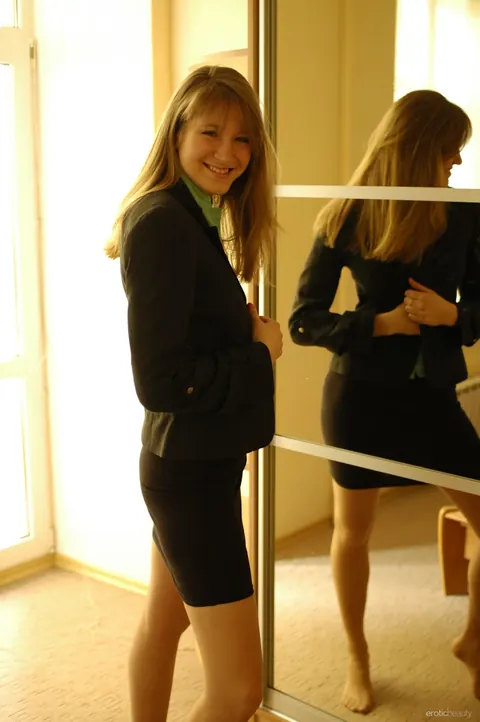 Woman Strips Out of Her Panties and Socks – photo 19 of 21