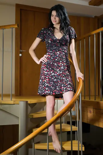 Hanna Lace – Tall Brunette Strips Nude and Poses Showing Her Natural Tits and Long Legs