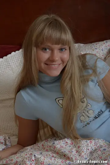 Nestee Shy – Blonde in Lingerie and Jeans Fucks and Sucks Cock Until He Cums