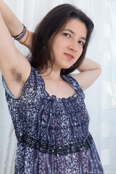 Hairy Brunette Shows Armpits While Fingering and Toying Her Pussy – photo 3 of 16