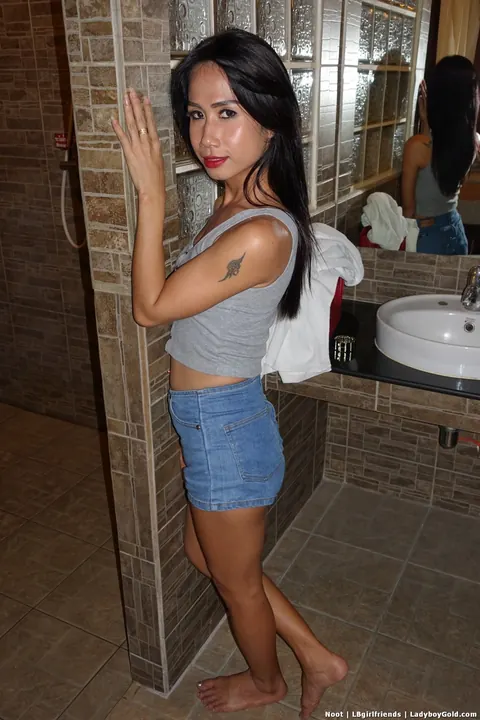 Slim Asian Trans Woman Takes Deep Anal and Kisses Her Partner – photo 1 of 18