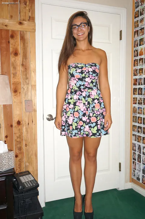 Tomi Taylor: Slim Brunette in Glasses Strips Out of Her Pink Panties – photo 15 of 18