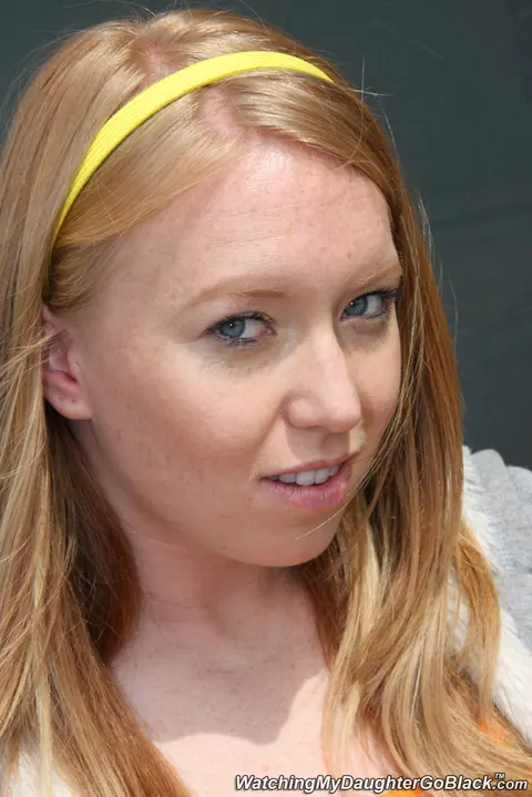 Ami Emerson: Blonde Takes BBC and Gets a Cumshot – photo 2 of 20