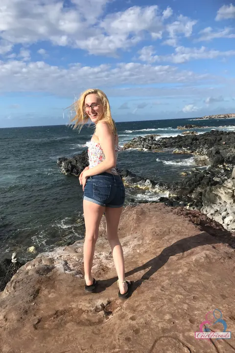 Victoria Gracen: Petite Blonde Girlfriends Kiss and Undress Together – photo 12 of 21