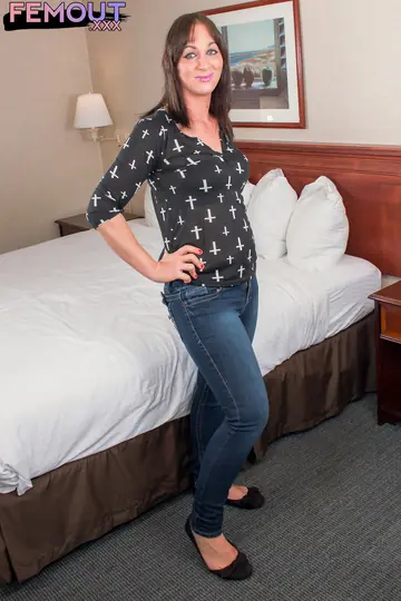 Trans Woman in Jeans Spreads Her Ass