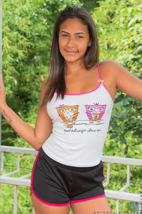 Antonella Perez: Busty Latina Undresses and Fingers Her Pussy – photo 2 of 21