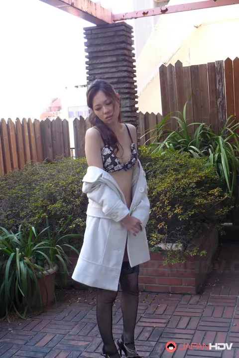 Misaki Yoshimura: Slim Japanese Brunette Pisses and Shows Her Tits Outdoors – photo 13 of 20