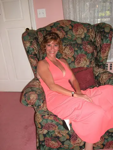 Thick Redhead MILF Masturbates with a Dildo in Heels