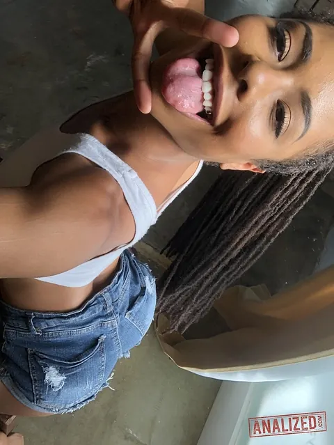 Kira Noir: Ebony Brunette in Panties Spreads for a Phone Selfie – photo 2 of 20