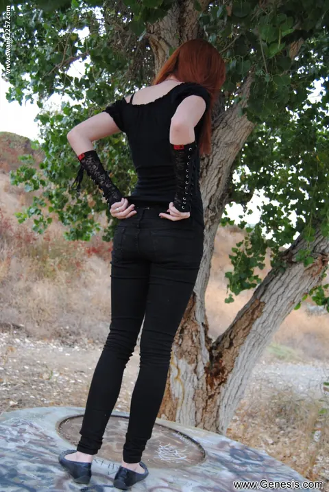 Felicia Davies: European Redhead Shows Off Her Thick Ass and Natural Tits Outdoors – photo 6 of 21
