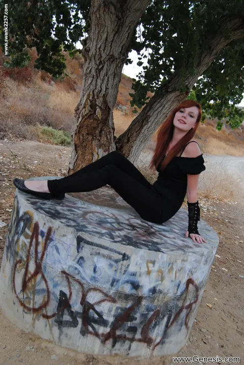 Felicia Davies: European Redhead Shows Off Her Thick Ass and Natural Tits Outdoors – photo 4 of 21
