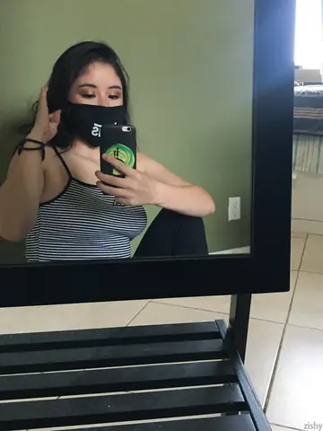 Colombian Brunette Shows Her Big Tits in Lingerie Mirror Selfies