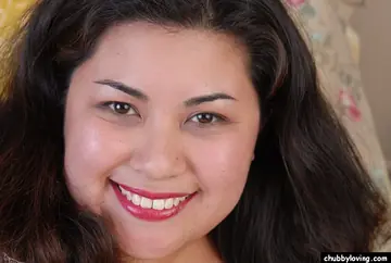 Tyung – Asian BBW in Lingerie Spreads Her Legs and Pulls Panties Aside