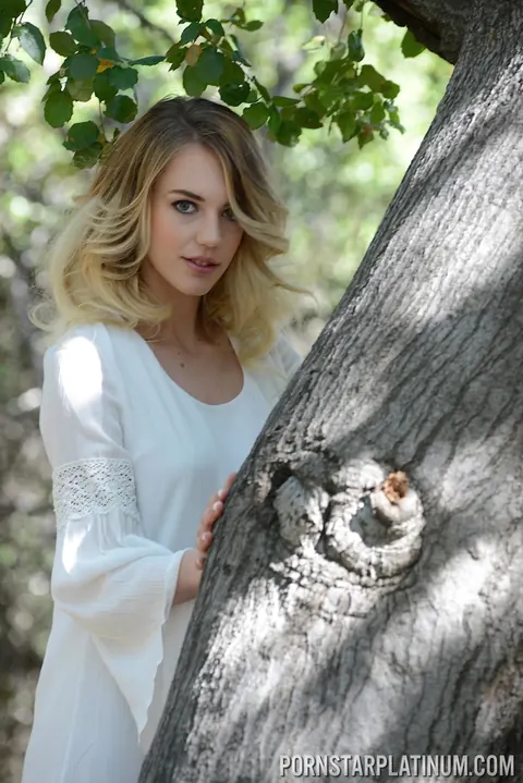 Blake Eden: Busty Blonde Peels Off Her Clothes and Fingers Herself Outdoors – photo 3 of 21