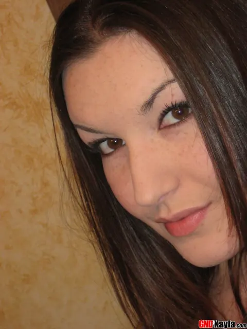 Brunette with Big Tits Exposes Her Breasts in Lingerie Mirror Selfies – photo 8 of 12