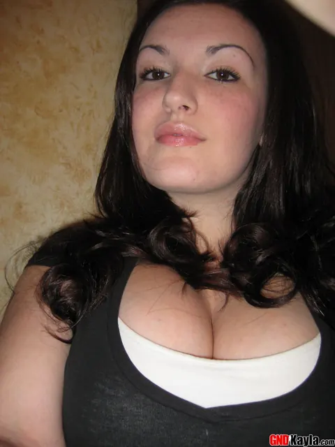 BBW Brunette Bares Her Big Tits in the Bathroom Selfie – photo 1 of 12